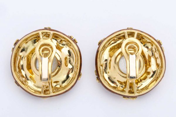 elizabeth gage gold and citrine lion intaglio earrings