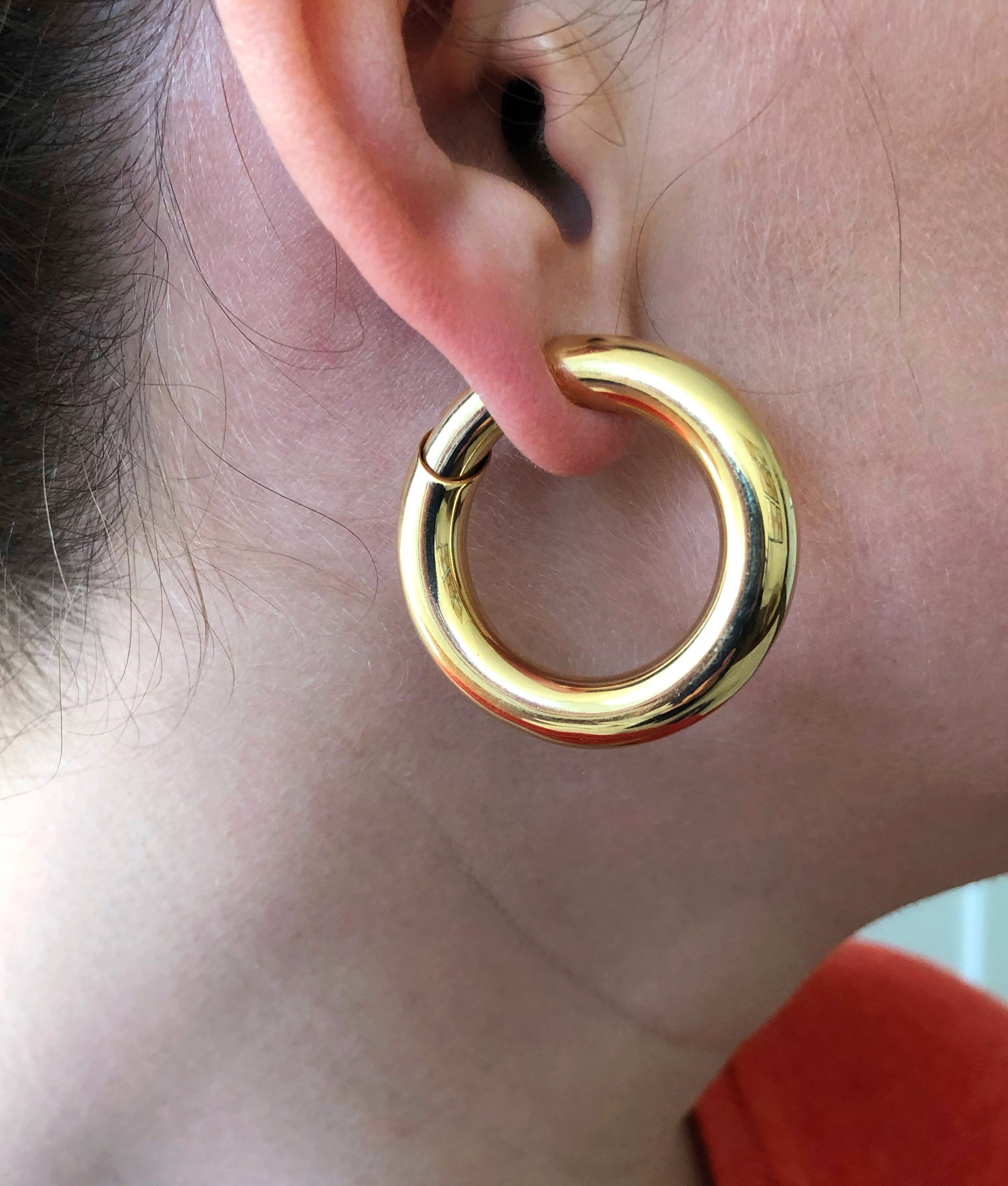 Gold Hoop Earrings with Round Coral Pendants | KLENOTA