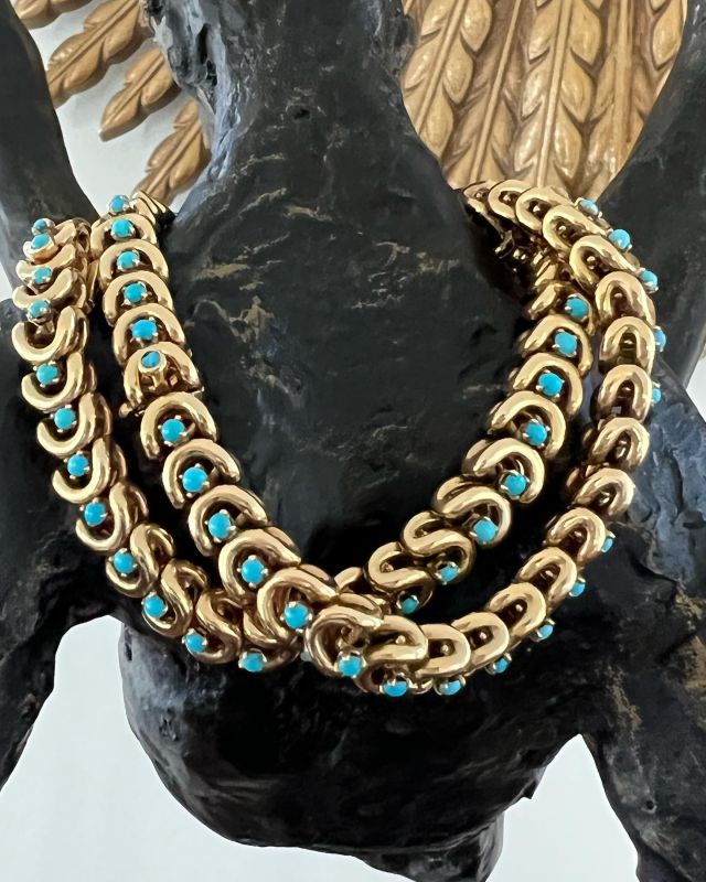 So very Van Cleef, are these two turquoise and eighteen carat yellow gold bracelets, made in the sixties by VCA Paris. The turquoise/gold pairing makes everything fresh, whether in Palm Beach or in Megeve.At seven and 3/4 inches long, these are a perfect fit for the average wrist and when joined together, they light up the neck. Signed and numbered, with French hallmarks.Vive Van Cleef.#vintagevancleef#vancleefandarpels#vancleefbracelets#placevendomejewelers#frenchdesign#sixtiesstyle#vancleefjewelry#available for sale dkfarnum.com. Please ping us for details.