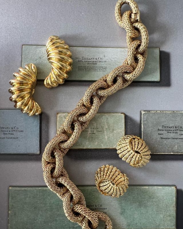 Elsa Peretti Medium Bone Cuff Bracelet in 18K Gold, 61 mm